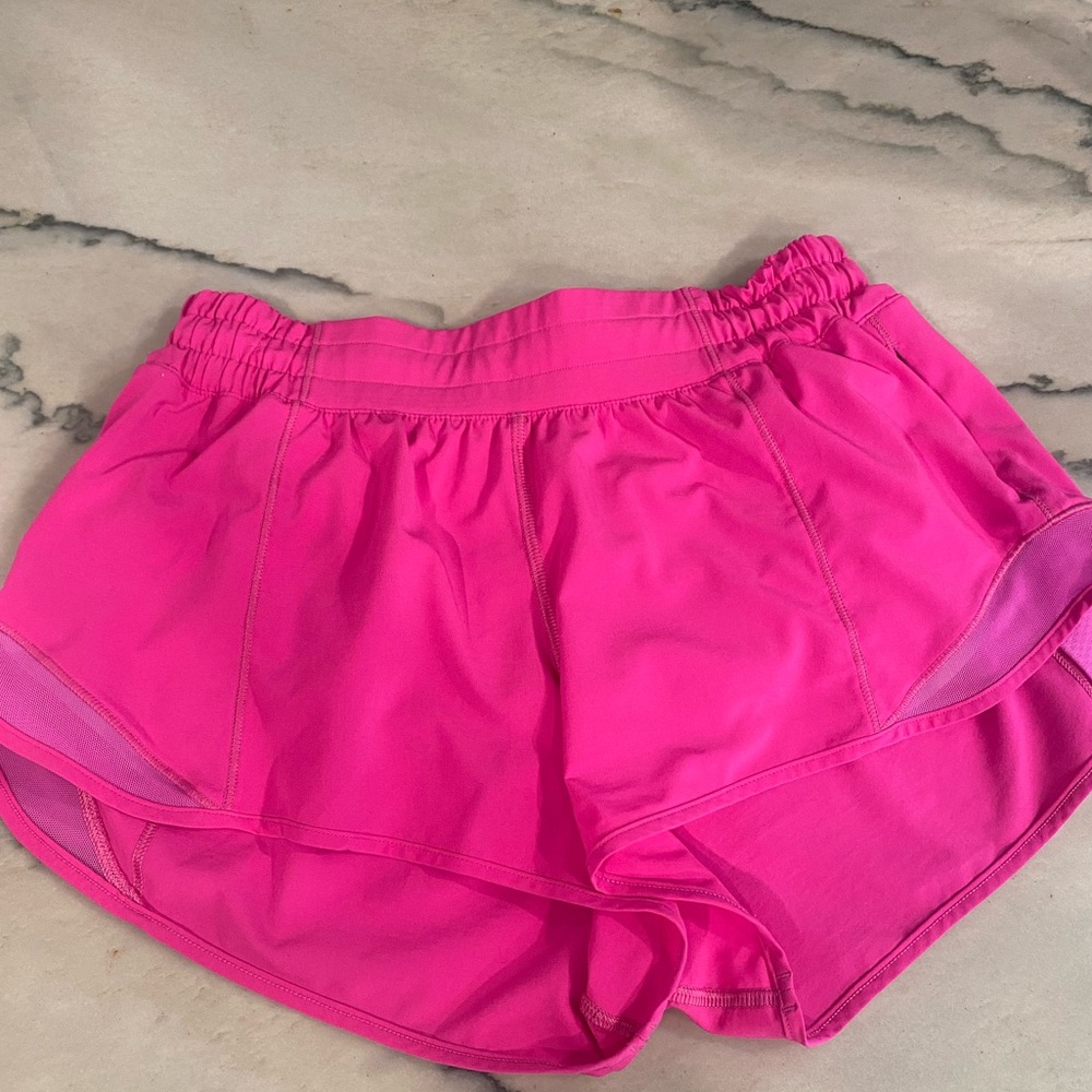 Lululemon Hotty Hot shorts 2.5 size 6